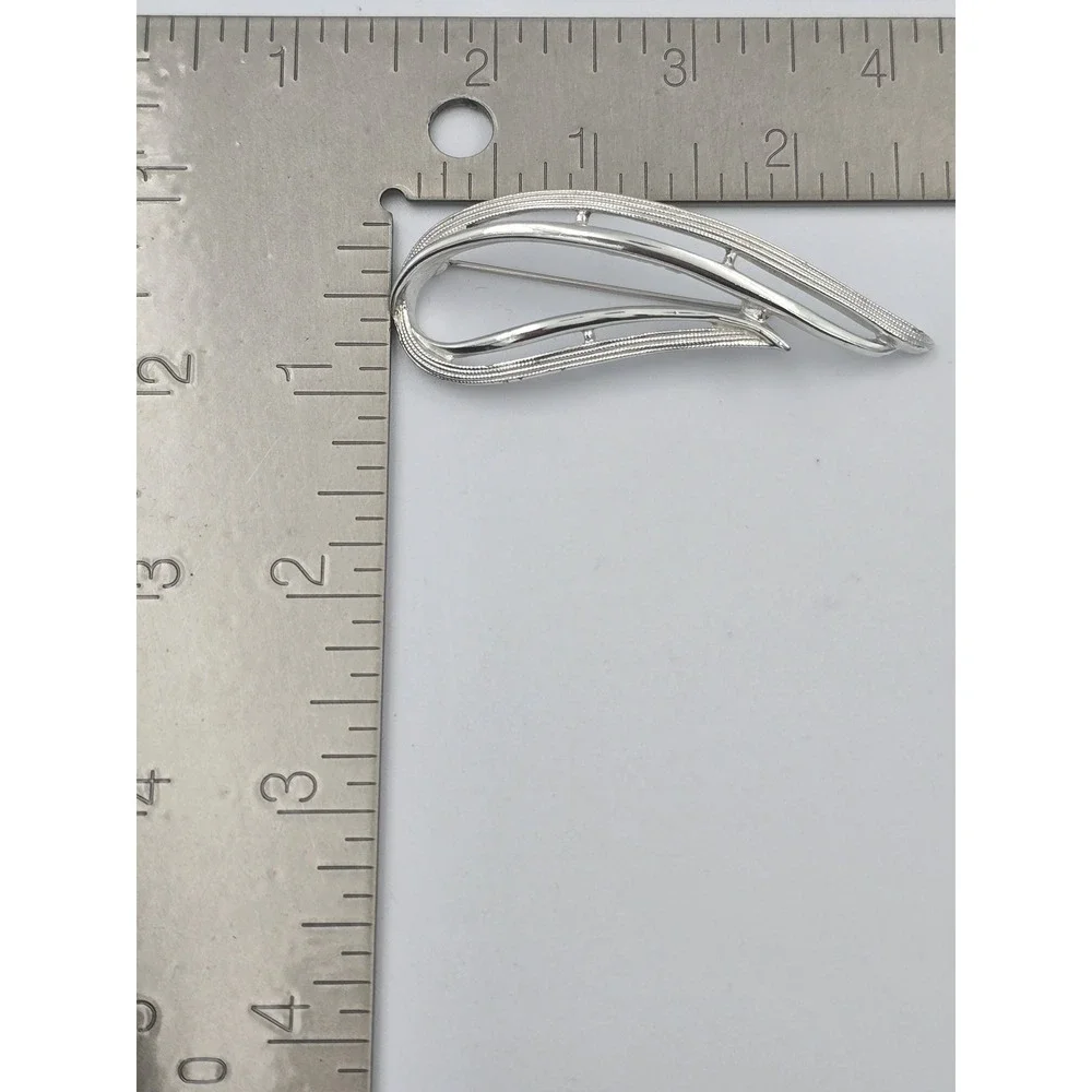 Vintage Sarah Coventry Silver Tone Modernist Abstract Wave Leaf‎ Brooch Pin